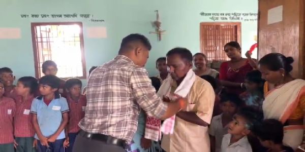প্ৰধানমন্ত্ৰী নৰেন্দ্ৰ মোদীৰ জন্মদিন উপলক্ষে বনপুৰা প্ৰাথমিক বিদ্যালয়ৰ শিক্ষক-শিক্ষয়িত্ৰী সকলক সম্বৰ্ধনা