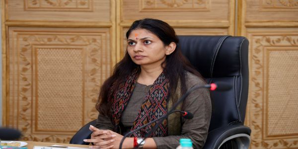 ৰক্ষা খাদছেৰ কলকাতাৰ ক্ৰীড়া বিকাশৰ পৰ্যালোচনা, তৃণমূল পৰ্যায়ৰ ক্ৰীড়া শক্তিশালী কৰাৰ আশ্বাস