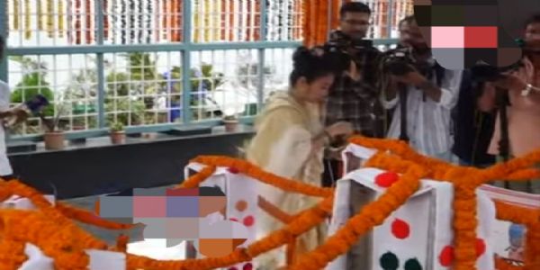 জুবিন দিৱসত জুবিন ক্ষেত্ৰত গৰিমা শইকীয়াৰ প্ৰয়াত কণ্ঠশিল্পীগৰাকীক শ্ৰদ্ধাঞ্জলি জ্ঞাপন