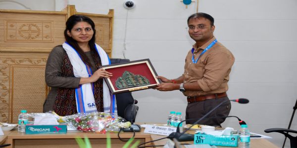 কেন্দ্ৰীয় ক্ৰীড়া ৰাজ্য মন্ত্ৰী ৰক্ষা খাদছেৰ কলকাতা ছাই কেন্দ্ৰ পৰিদৰ্শন, সা-সুবিধাসমূহ পৰ্যালোচনা