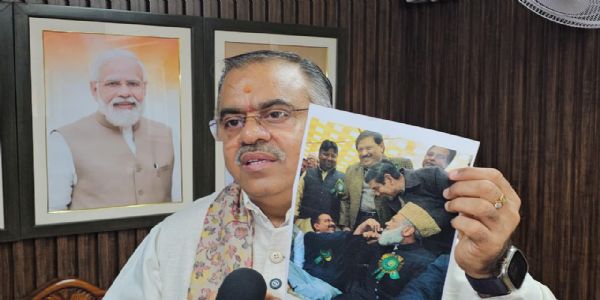 আপ চৰকাৰে ১৯৮৪ চনৰ সংঘৰ্ষৰ বলি হোৱা লোকক দিয়া প্ৰতিশ্ৰুতি ভংগ কৰিলে - তৰুণ চুঘ