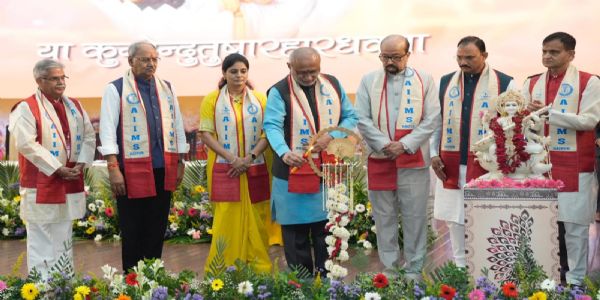 অগ্ৰগতি আৰু সম্ভাৱনাৰ নতুন দুৱাৰ দলিত ছত্তীশগড়ঃ উপ-ৰাষ্ট্ৰপতি