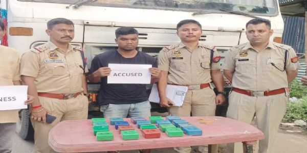 যোৰাবাটত আৰক্ষীৰ অভিযানত ড্ৰাগছ সহ সৰবৰাহকাৰী গ্ৰেপ্তাৰ