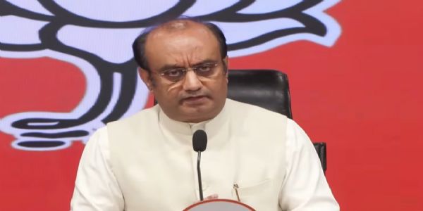 বিজেপিয়ে ৰাহুল গান্ধীক প্ৰত্যাক্ৰমণ, কয় তেওঁৰ ভাৰতীয় ৰাজনীতিৰ কোনো জ্ঞান নাই