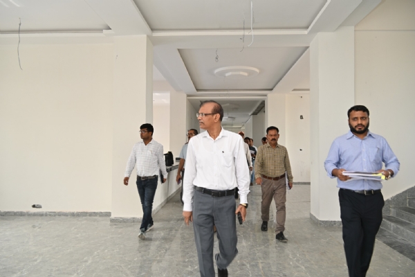 গোঁসাইগাঁওহাট ৰে’ল ষ্টেচনত ডিআৰএম দেৱেন্দ্ৰ সিঙৰ বিস্তৃত পৰিদৰ্শন