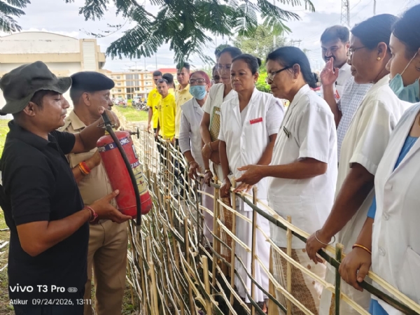 কোকৰাঝাৰ মেডিকেল কলেজত অগ্নিনিৰাপত্তা আৰু জৰুৰীকালীন উদ্ধাৰ অভিযানৰ মক ড্ৰিল
