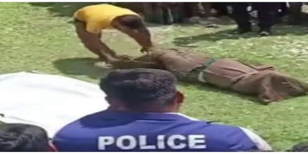 বাংলাদেশৰ মইমনছিঙৰ এটা নলাত ড্ৰামত উদ্ধাৰ হিন্দু সোণাৰী ক্ষতবিক্ষত মৃতদেহ, সংখ্যালঘু লোকসকল আতংকিত
