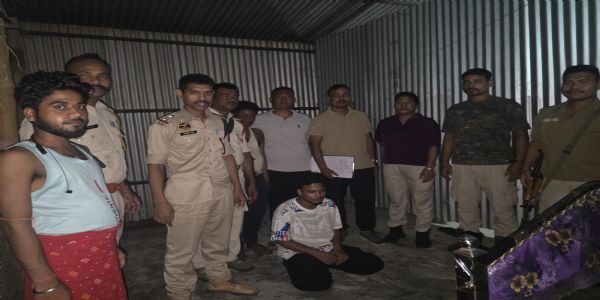 চাইবাৰ জালিয়াতিৰ গোচৰ: টুপামাৰী বজাৰত পলাতক অভিযুক্ত গ্ৰেপ্তাৰ