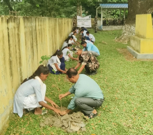 প্ৰথম বাহিনী এছ এচ বিৰ ‘এ’ সমৱায় ভাকতপাৰাৰ দ্বাৰা বৃক্ষৰোপণ কাৰ্যসূচী অনুষ্ঠিত
