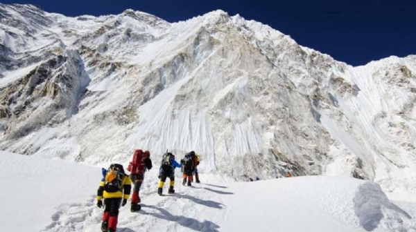 नेपाल में पर्वतारोही