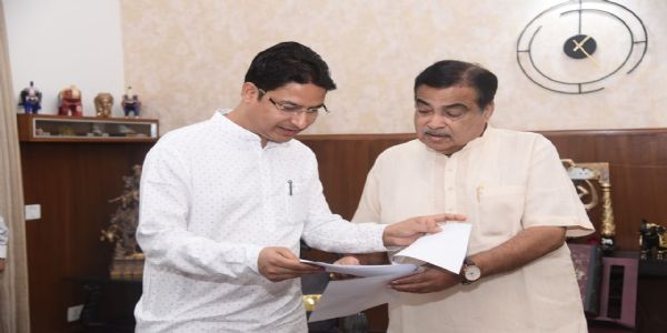 ৩২৭ নং ৰাষ্ট্ৰীয় ঘাইপথৰ চাৰিলেন সম্প্ৰসাৰণৰ ২,০৭৭ কোটি টকা অনুমোদন, নেপাল, ভূটান, আৰু বাংলাদেশৰ সৈতে সংযোগ উন্নত
