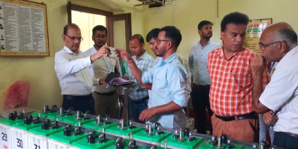 আলিপুৰদুৱাৰ সংমণ্ডলত ডিআৰএম দেৱেন্দ্ৰ সিঙৰ উইণ্ড’ ট্ৰেইলিং পৰিদৰ্শন, সুৰক্ষা আৰু ৰে’ল আন্তঃগাঁথনিৰ পৰ্যালোচনা