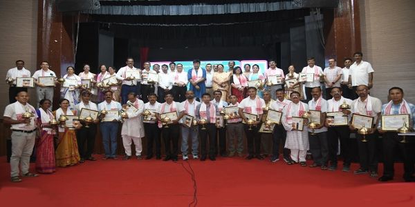 ৬৫ সংখ্যক শিক্ষক দিৱসত শোণিতপুৰত ৩৪ গৰাকী শিক্ষক -শিক্ষয়িত্ৰী কৃতী শিক্ষক অভিধাৰে বিভূষিত