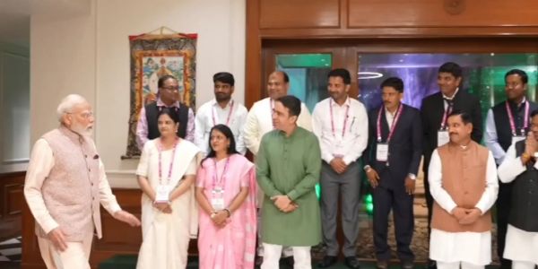 শিক্ষকসকলে শিশুৰ আচৰণ আৰু দৈনন্দিন কাম-কাজৰ ওপৰতো চকু ৰাখিব লাগেঃ প্ৰধানমন্ত্ৰী মোদী