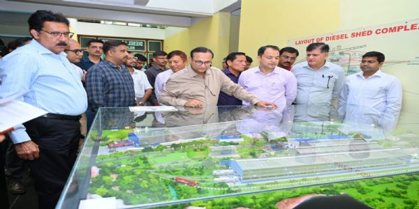 উত্তৰ-পূব সীমান্ত ৰেলৱেৰ মহাপ্ৰৱন্ধকৰ দ্বাৰা শিলিগুড়ীত আন্তঃগাঁথনি উন্নয়ন আৰু যাত্ৰী সা-সুবিধা সম্পৰ্কীয় কাম-কাজৰ পৰিদৰ্শন