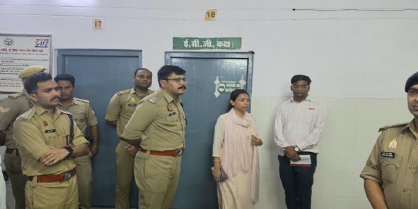 উত্তৰ প্ৰদেশৰ বাঘপটৰ খেকৰাত পথ দুৰ্ঘটনাঃ ৪ জনৰ মৃত্যু, ৩২ জন আহত
