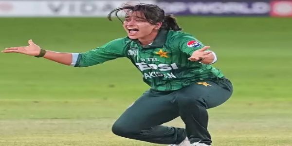 মহিলা এছিয়া কাপঃ পাকিস্তানৰ অধিনায়ক ফাতিমা ছানাক জৰিমনা